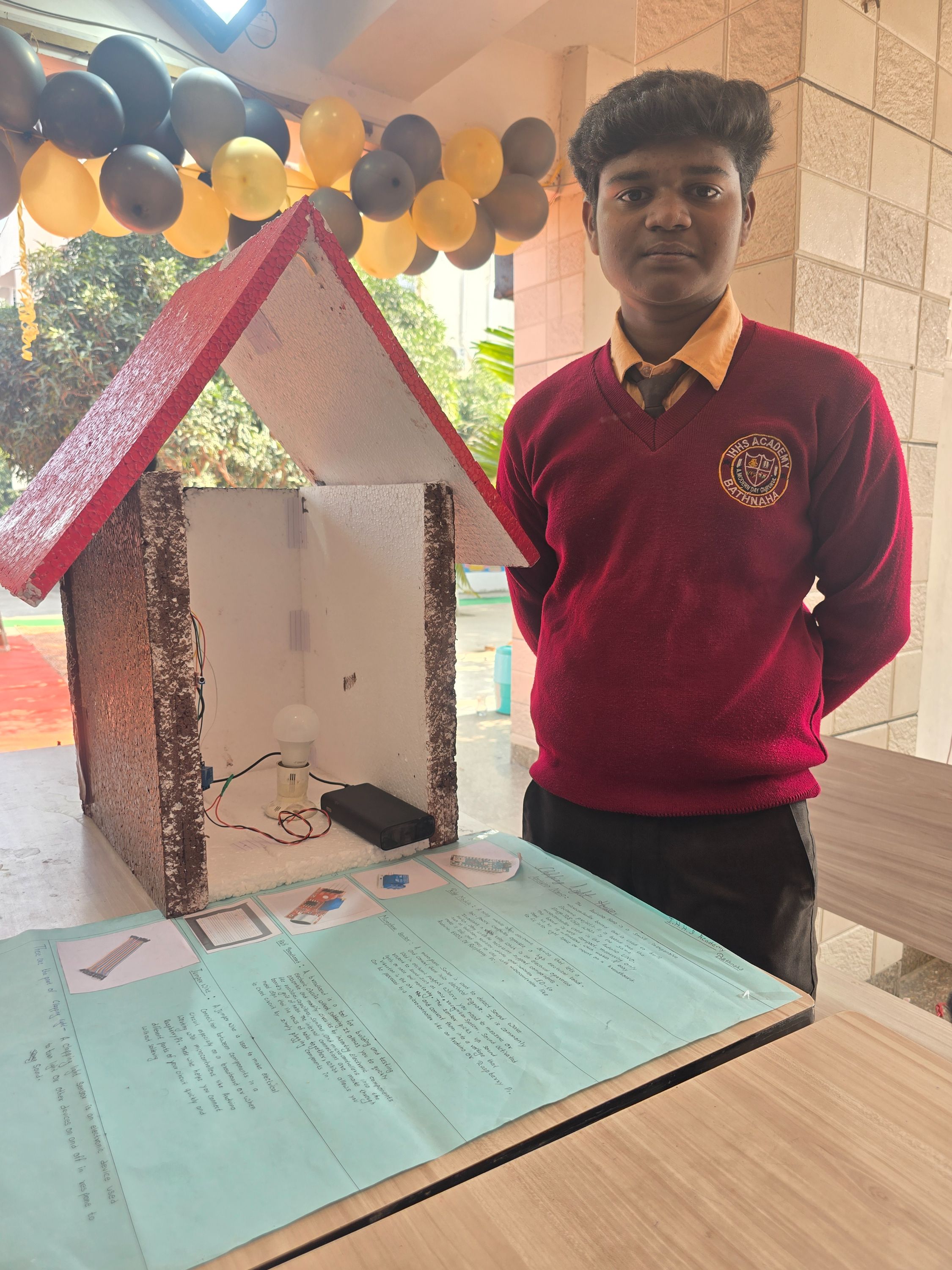 Clapping light house 